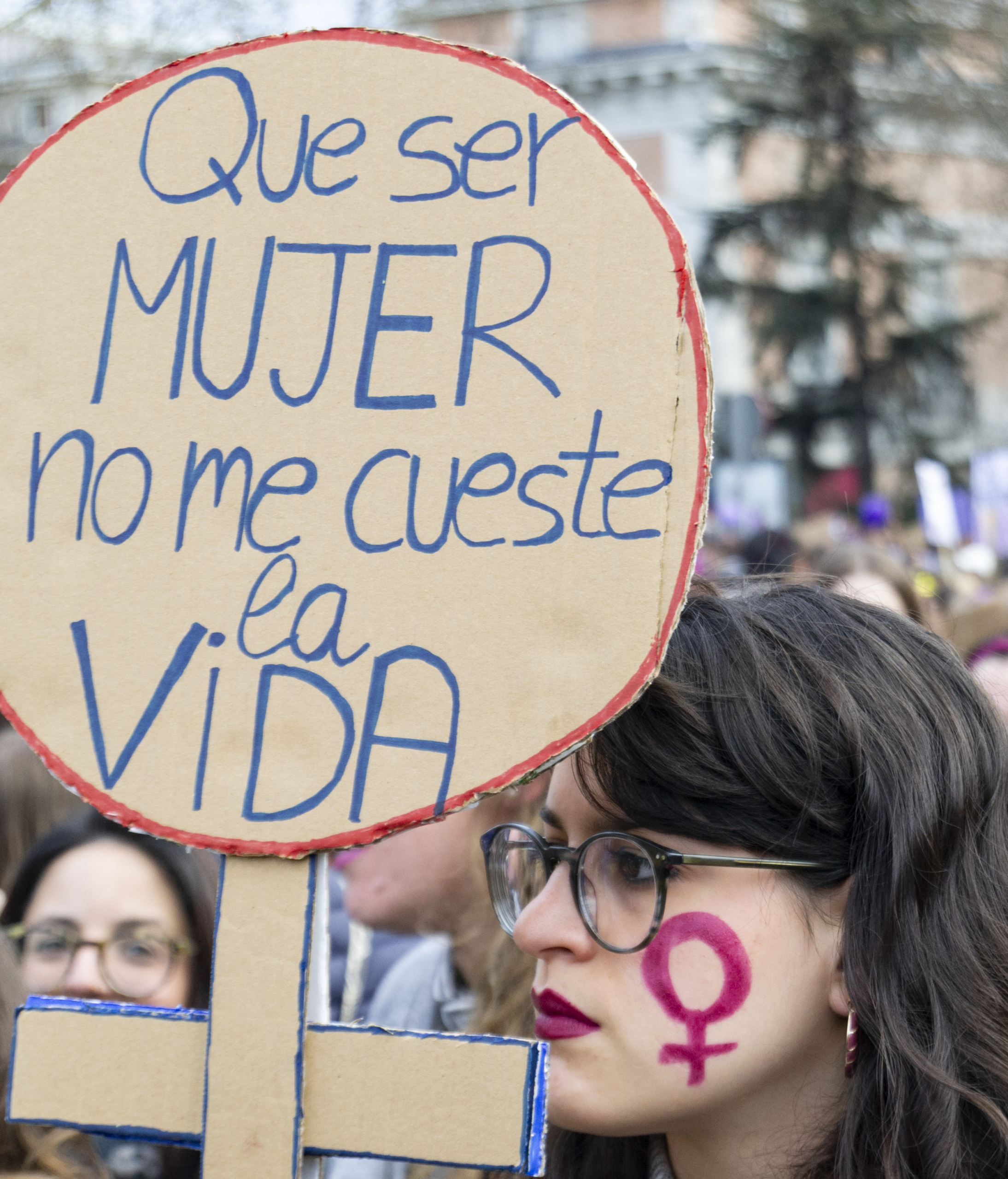 15269445_MotionElements_madrid-spain-march-8